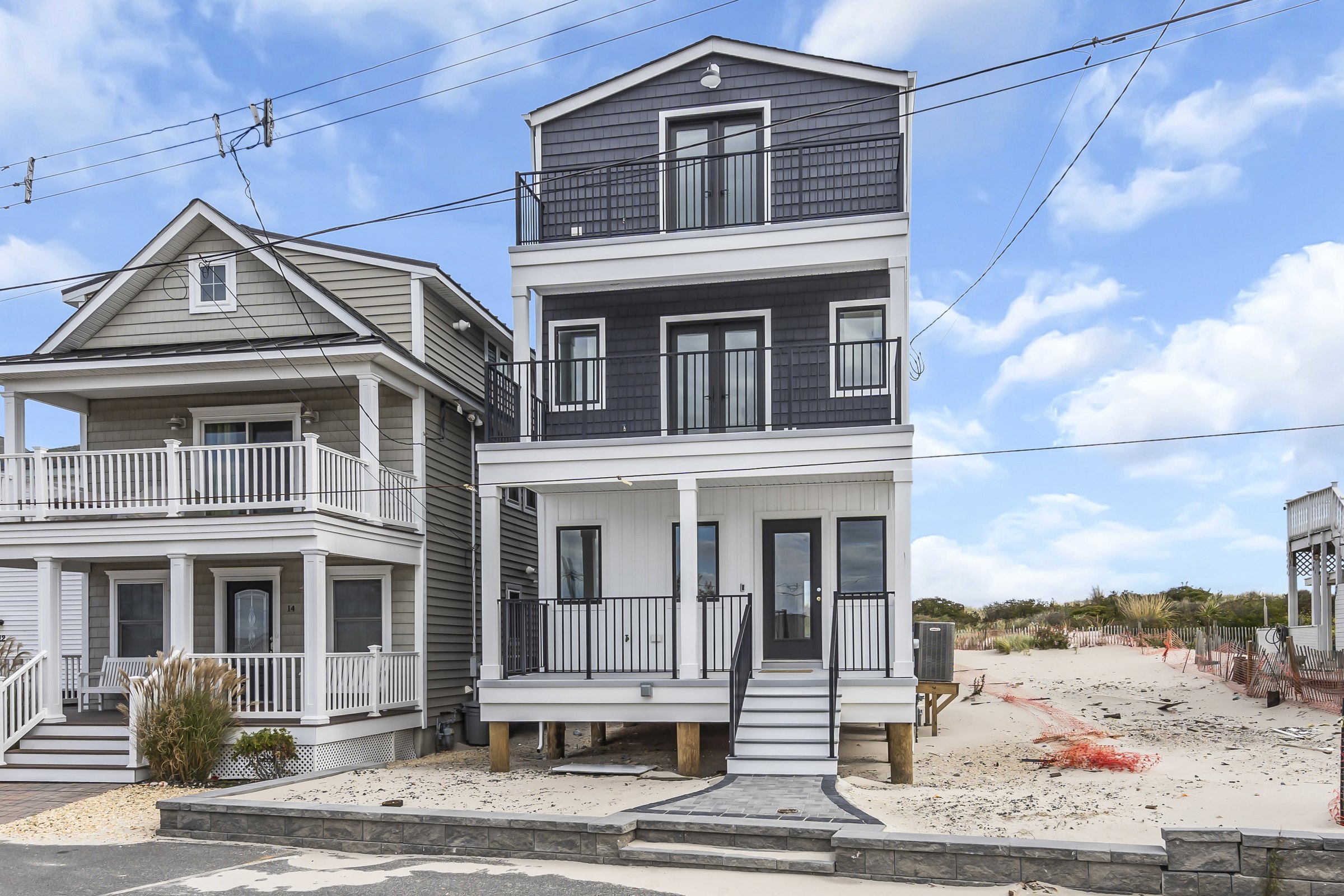 Contemporary coastal exterior of the Wang Residence
